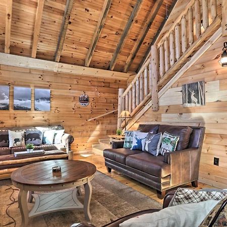 Gatlinburg Cabin With Loft And Game Room 1 Mi To Town Ngoại thất bức ảnh