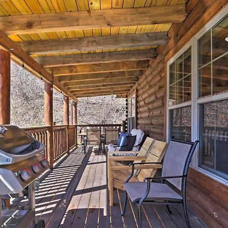 Gatlinburg Cabin With Loft And Game Room 1 Mi To Town Ngoại thất bức ảnh