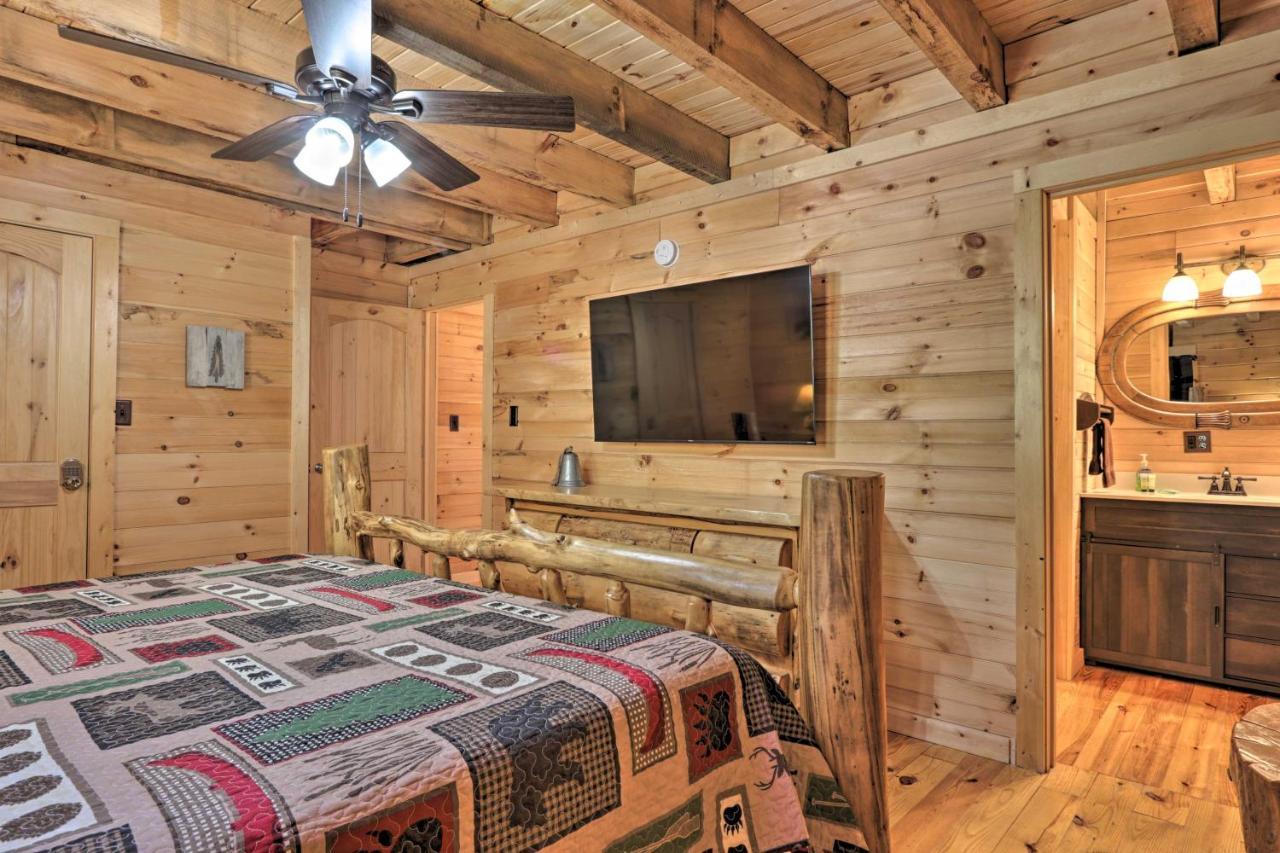 Gatlinburg Cabin With Loft And Game Room 1 Mi To Town Ngoại thất bức ảnh
