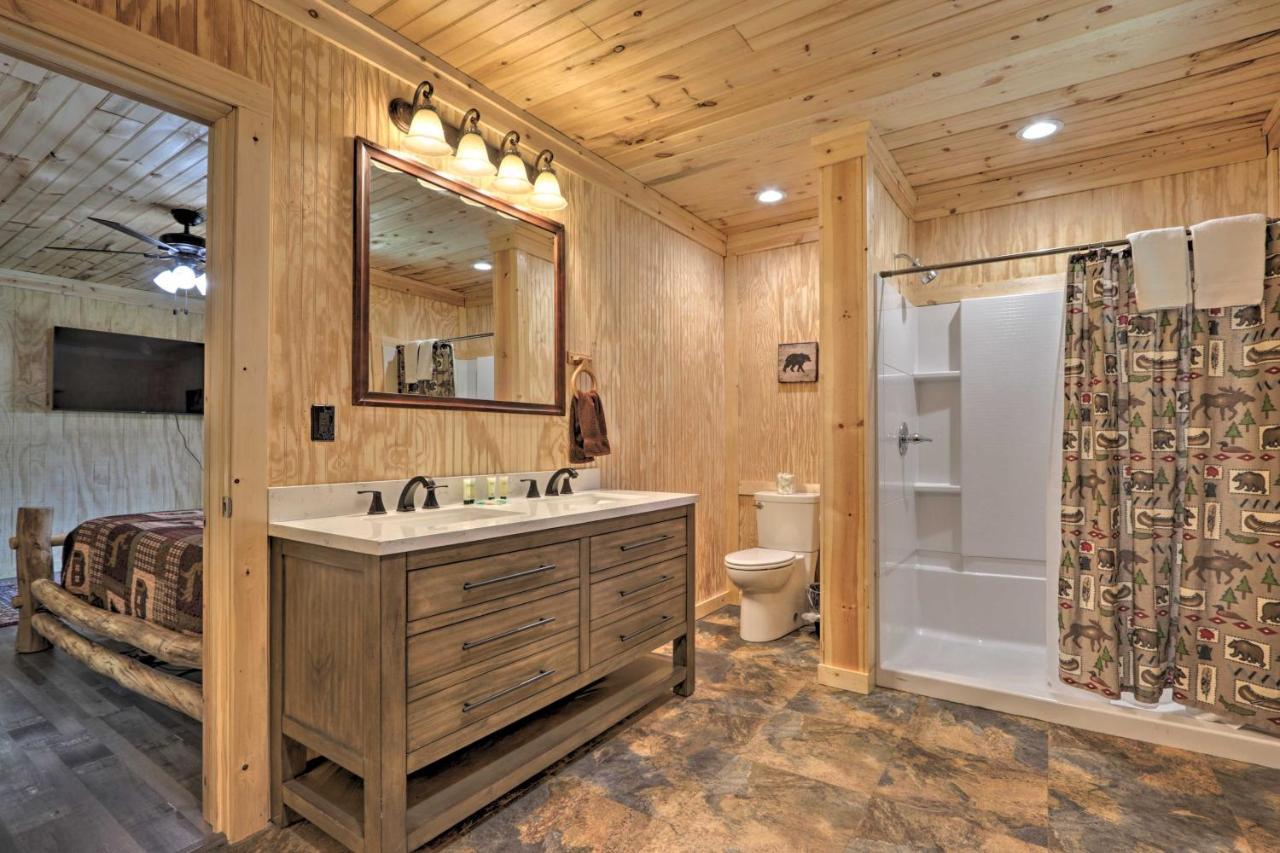 Gatlinburg Cabin With Loft And Game Room 1 Mi To Town Ngoại thất bức ảnh