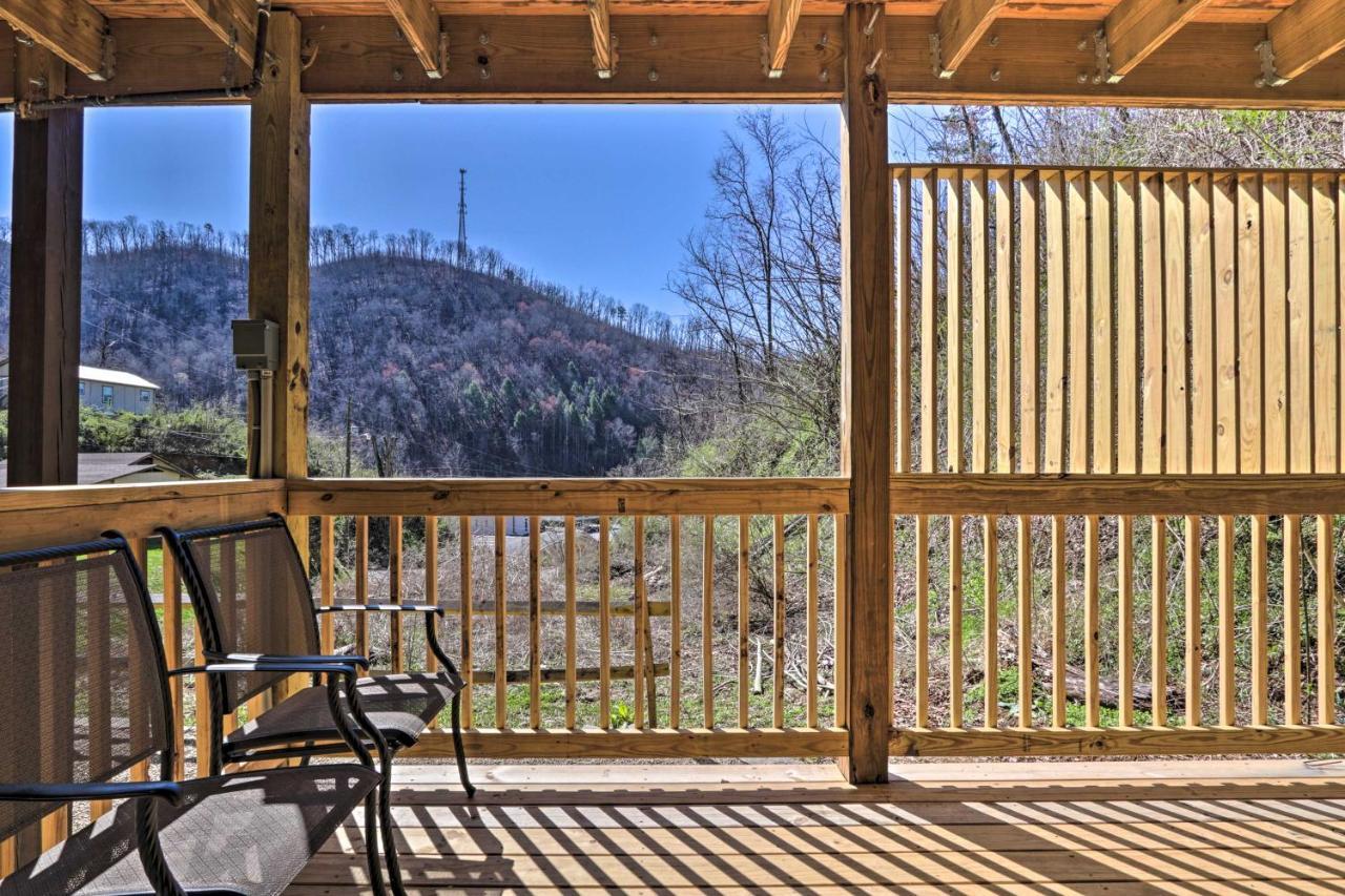 Gatlinburg Cabin With Loft And Game Room 1 Mi To Town Ngoại thất bức ảnh