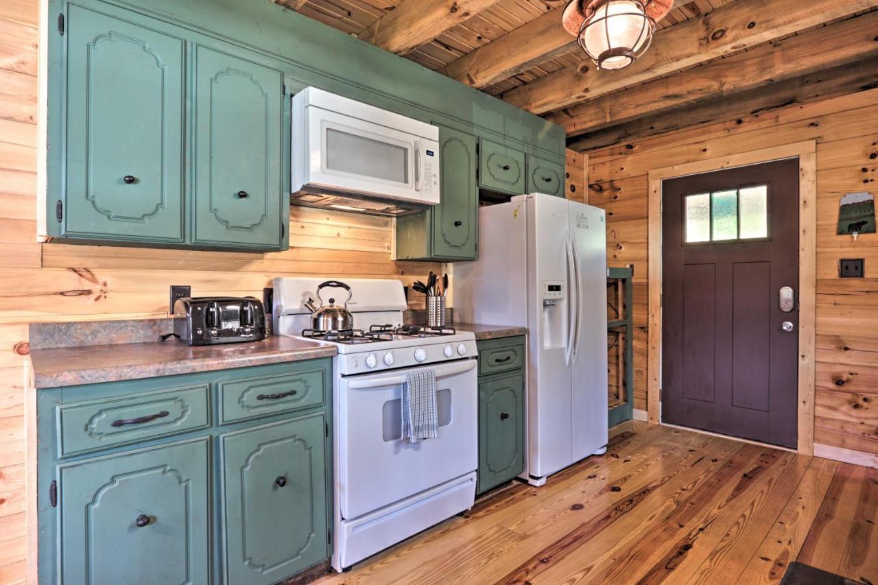 Gatlinburg Cabin With Loft And Game Room 1 Mi To Town Ngoại thất bức ảnh
