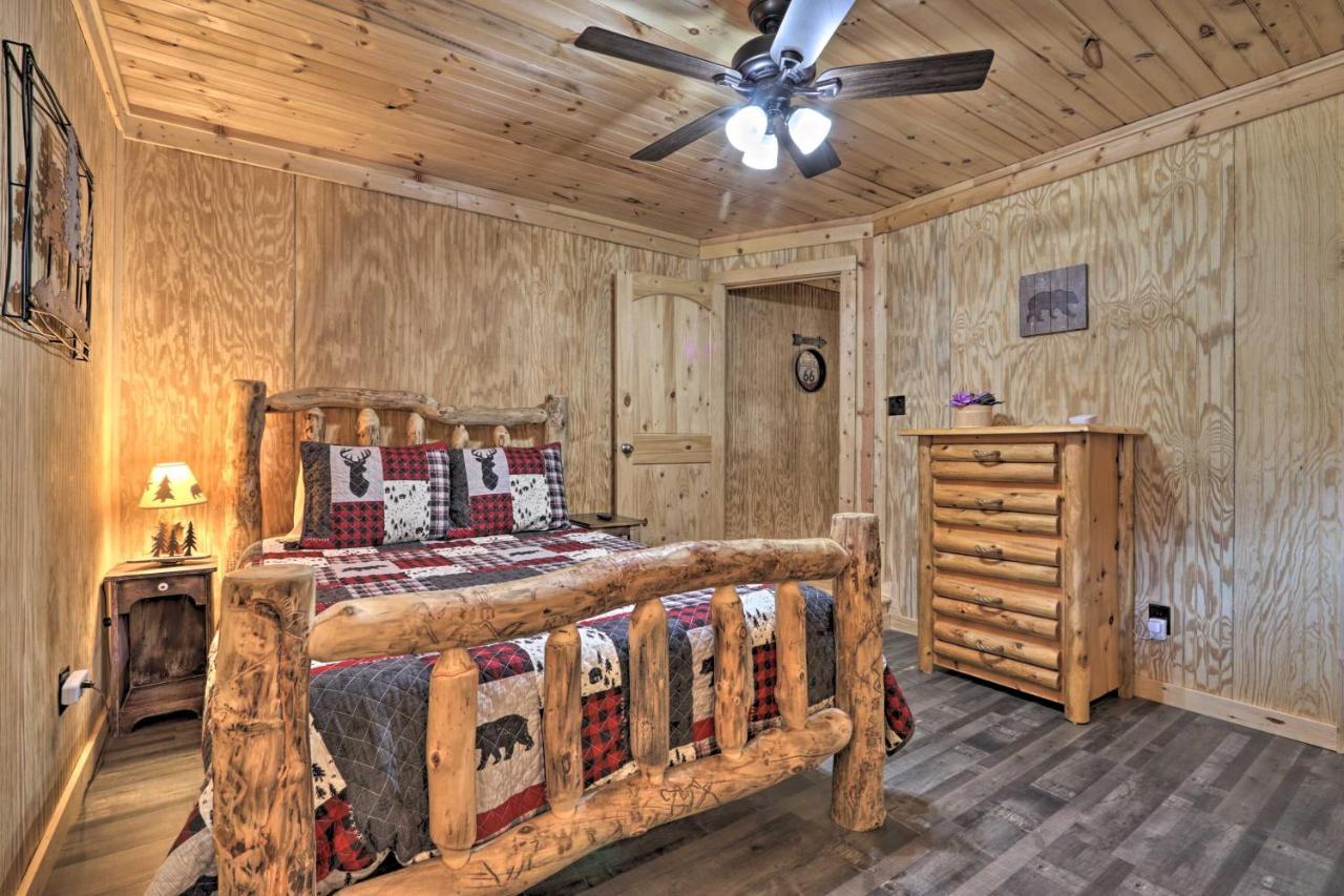 Gatlinburg Cabin With Loft And Game Room 1 Mi To Town Ngoại thất bức ảnh