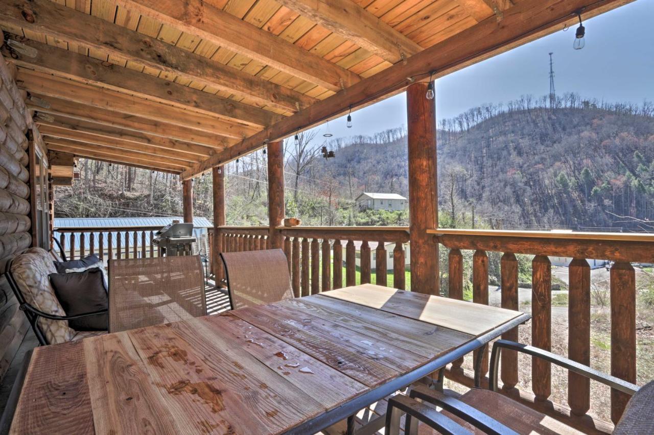 Gatlinburg Cabin With Loft And Game Room 1 Mi To Town Ngoại thất bức ảnh