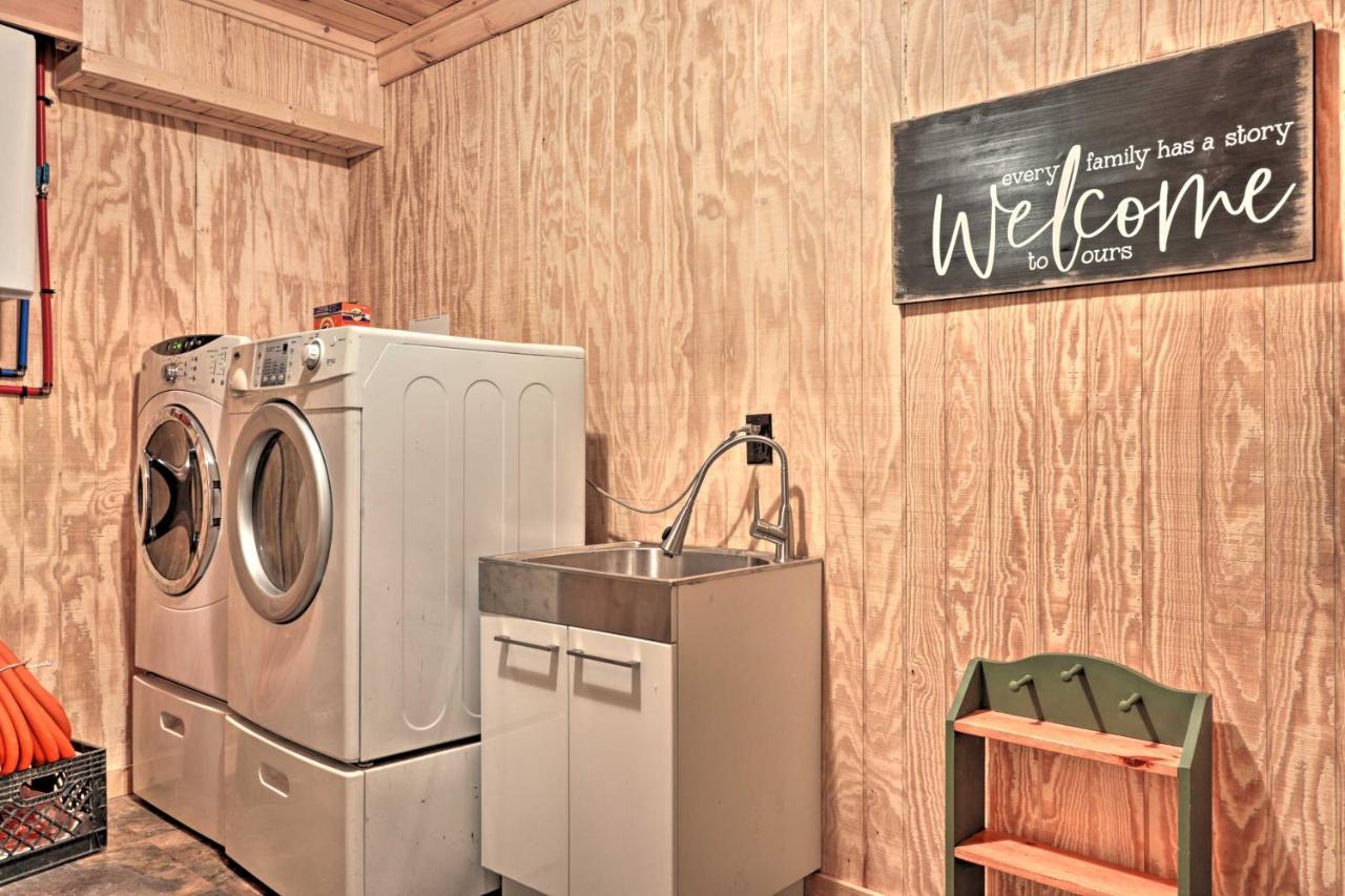 Gatlinburg Cabin With Loft And Game Room 1 Mi To Town Ngoại thất bức ảnh