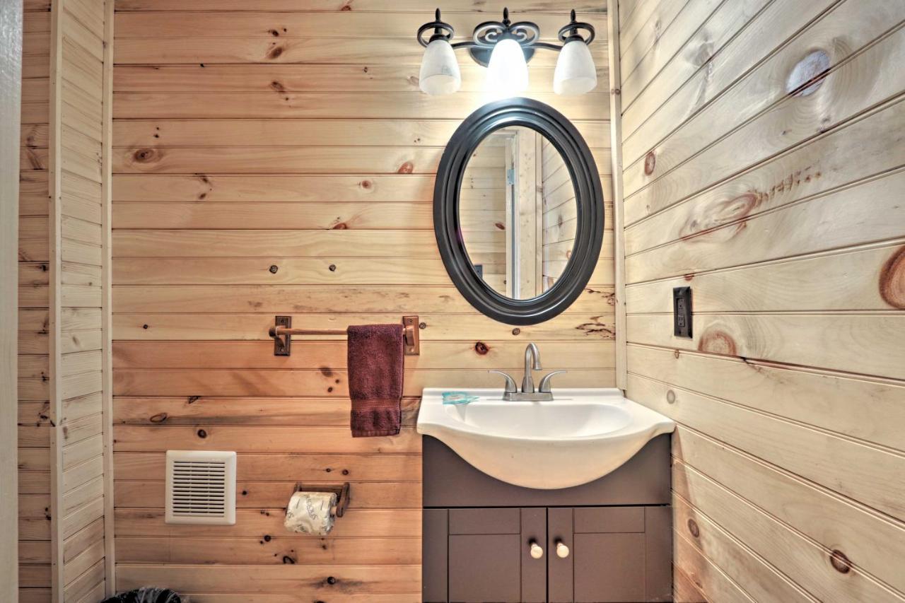 Gatlinburg Cabin With Loft And Game Room 1 Mi To Town Ngoại thất bức ảnh