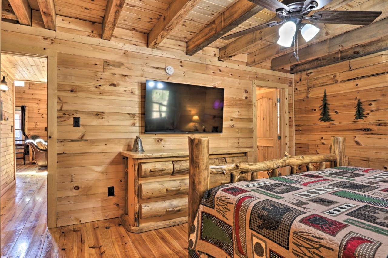 Gatlinburg Cabin With Loft And Game Room 1 Mi To Town Ngoại thất bức ảnh