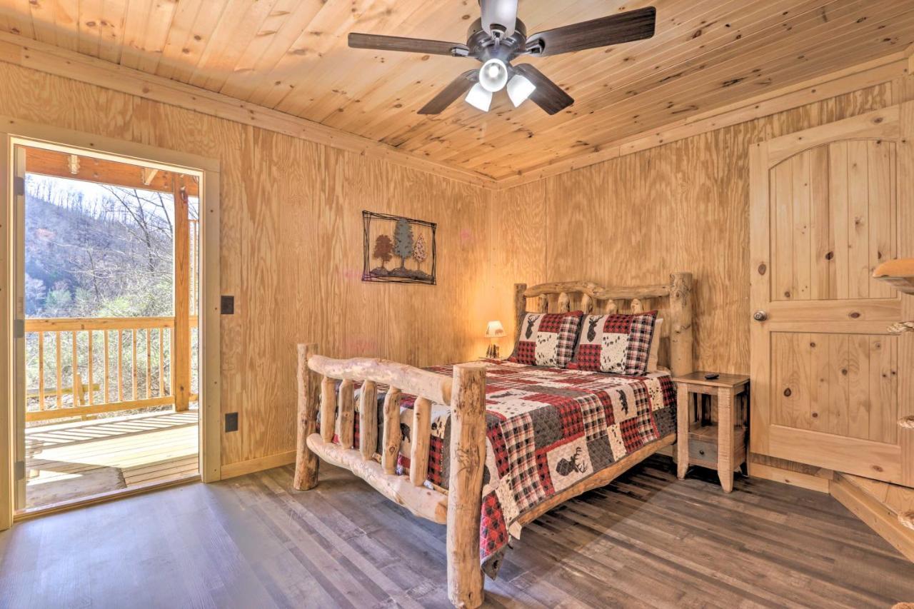 Gatlinburg Cabin With Loft And Game Room 1 Mi To Town Ngoại thất bức ảnh