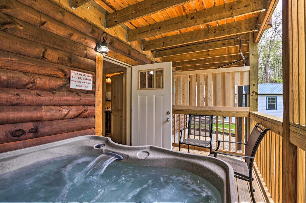 Gatlinburg Cabin With Loft And Game Room 1 Mi To Town Ngoại thất bức ảnh